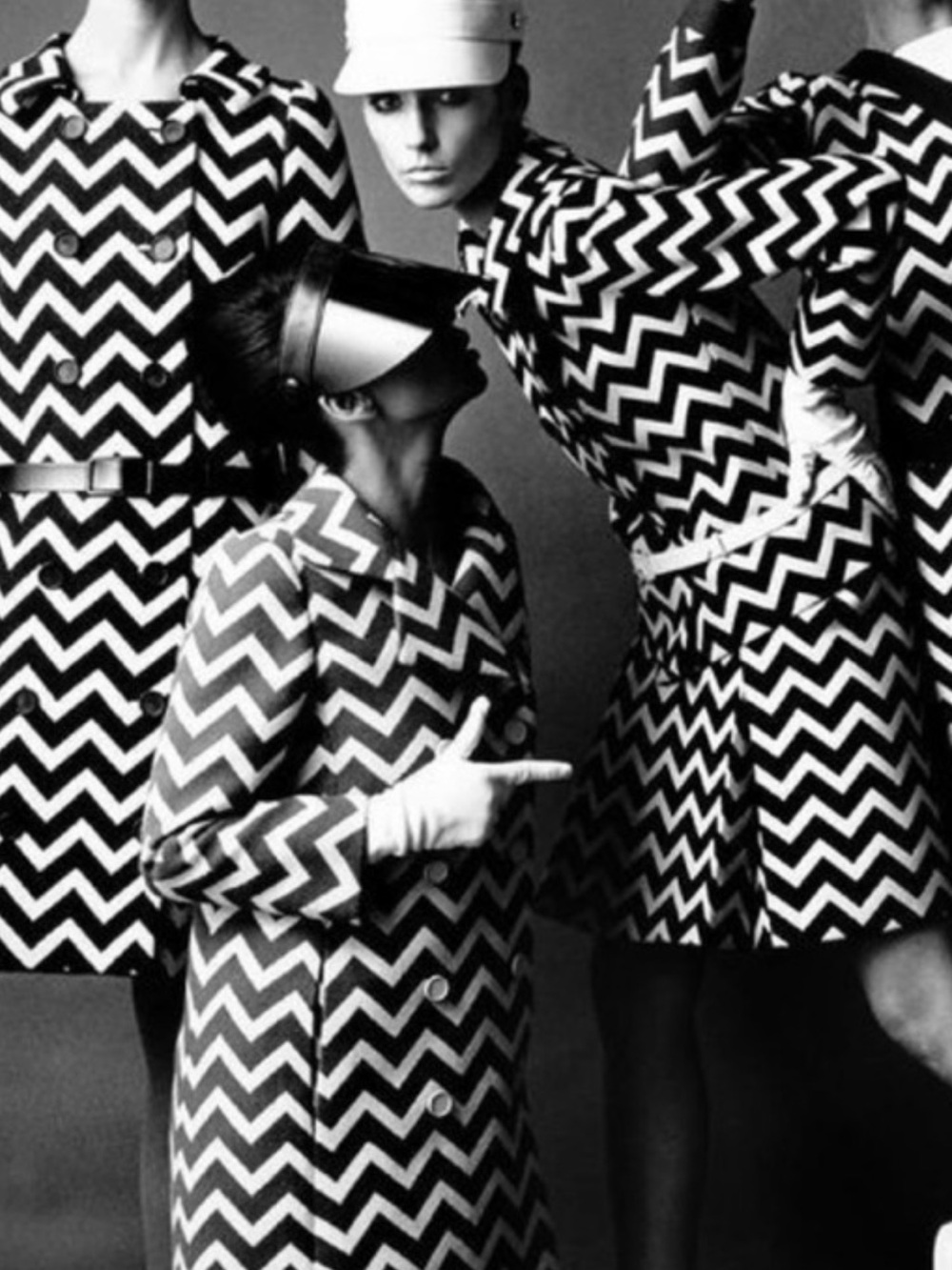 Chevron-Pattern Mini Dress in Black and White - Vintage-Inspired Shift